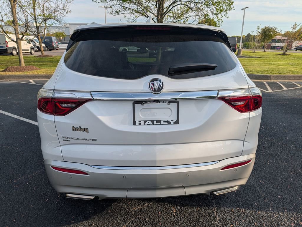 Used 2023 Buick Enclave Essence w/ Experience Buick Package image 7