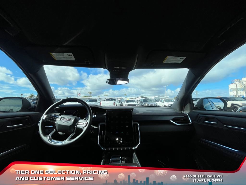 Used 2025 GMC Acadia Elevation image 14