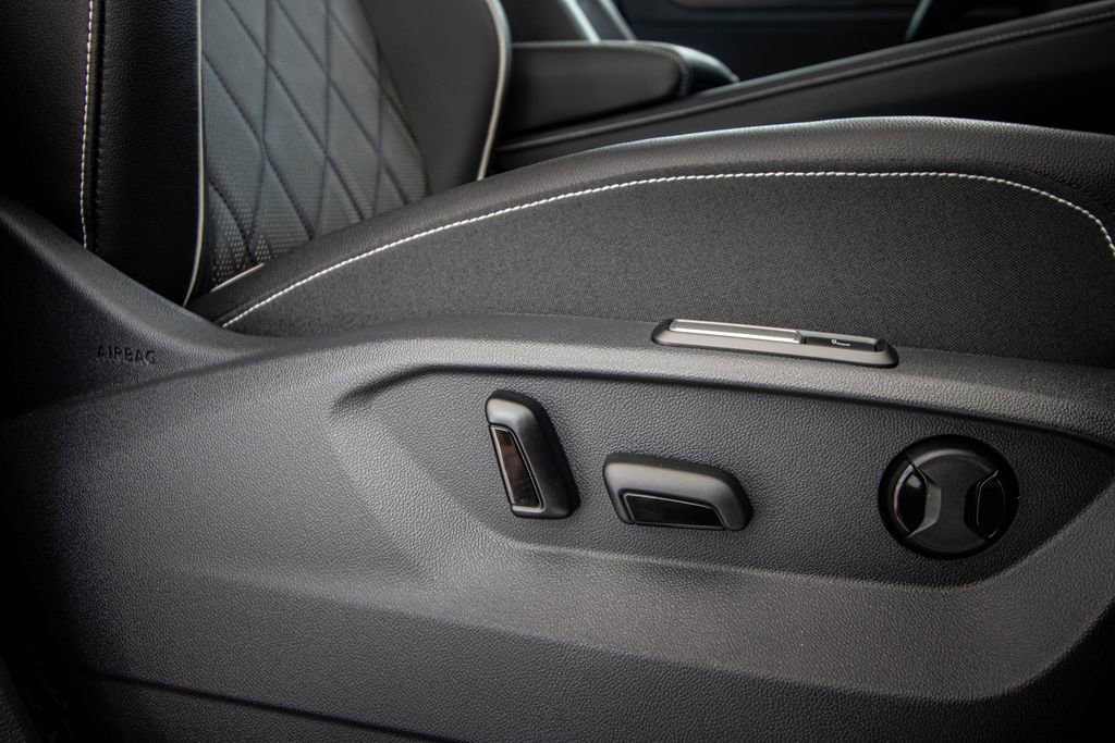 New 2026 Volkswagen Atlas SEL Premium R-Line AWD/4WD image 24