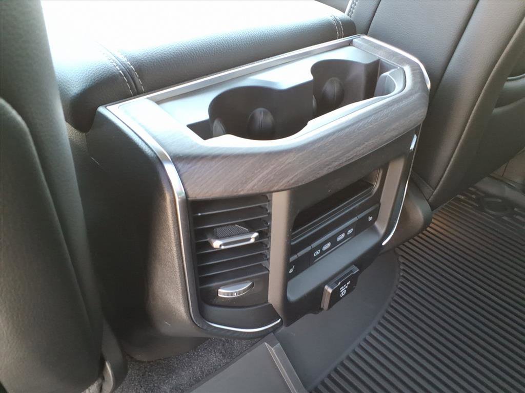 New 2026 RAM 1500 Laramie AWD/4WD image 17