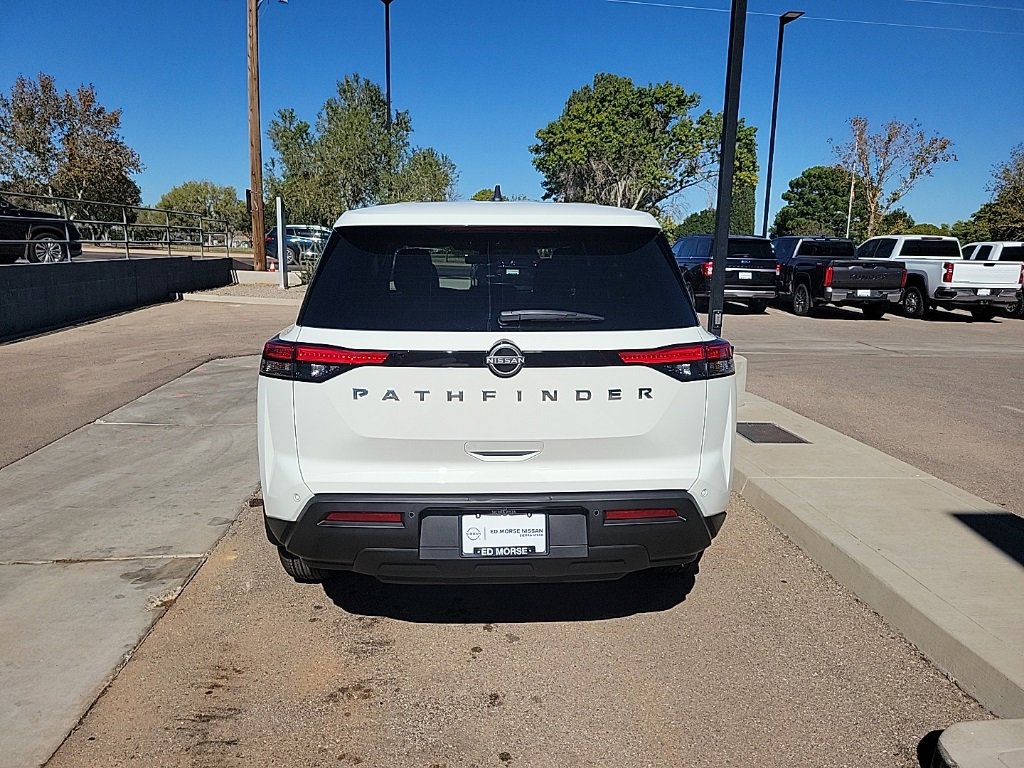 New 2025 Nissan Pathfinder S image 6