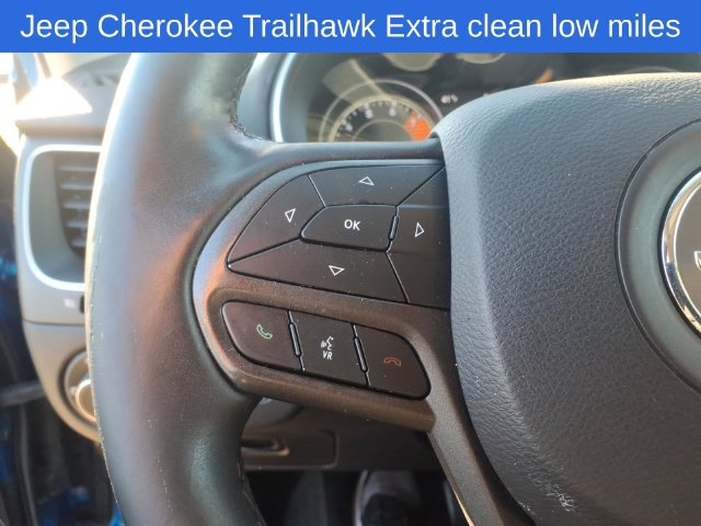 Used 2019 Jeep Cherokee Trailhawk w/ Comfort/Convenience Group AWD/4WD image 20