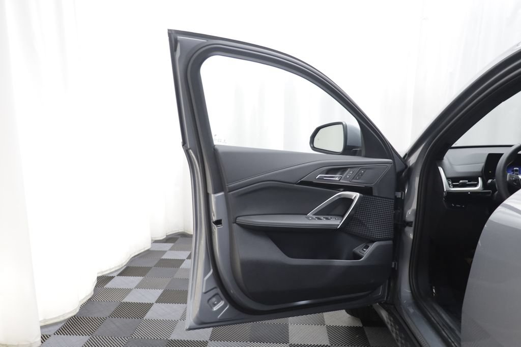 New 2026 BMW X2 xDrive28i w/ Convenience Package AWD/4WD image 5