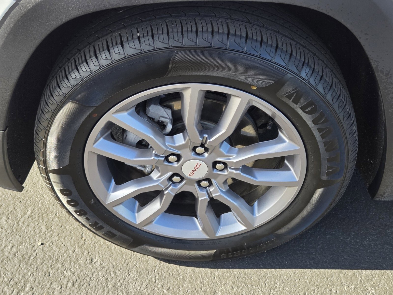 Used 2024 GMC Terrain SLT image 9