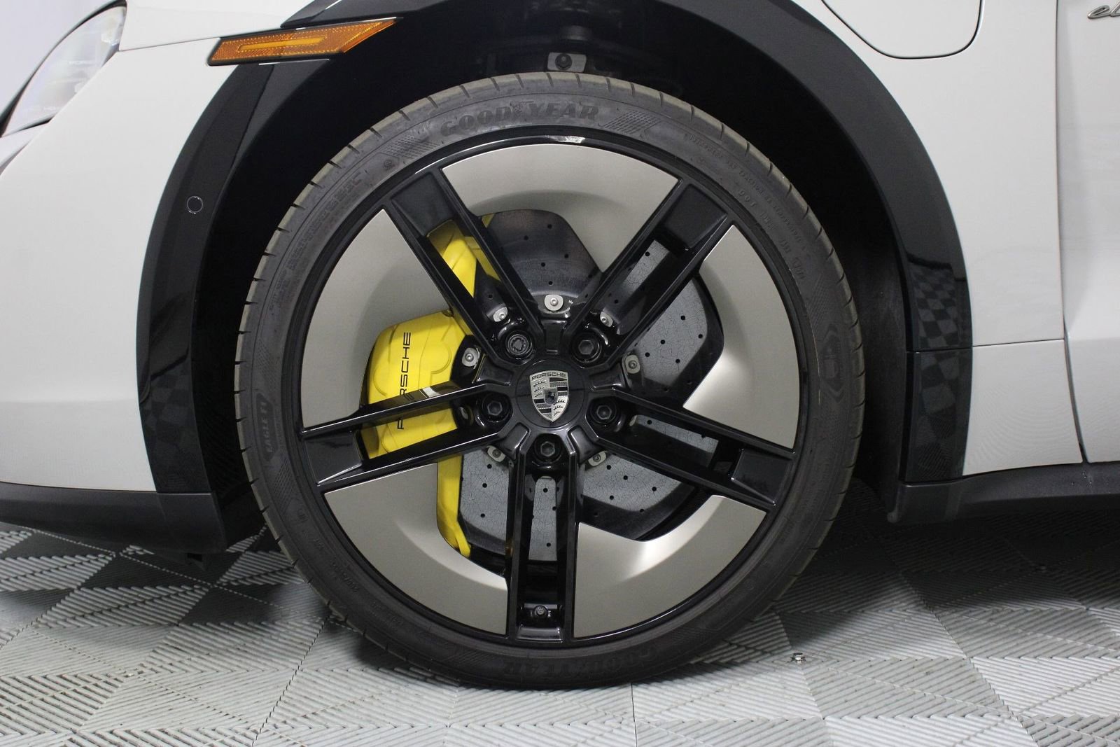 Certified 2025 Porsche Taycan Turbo S image 28