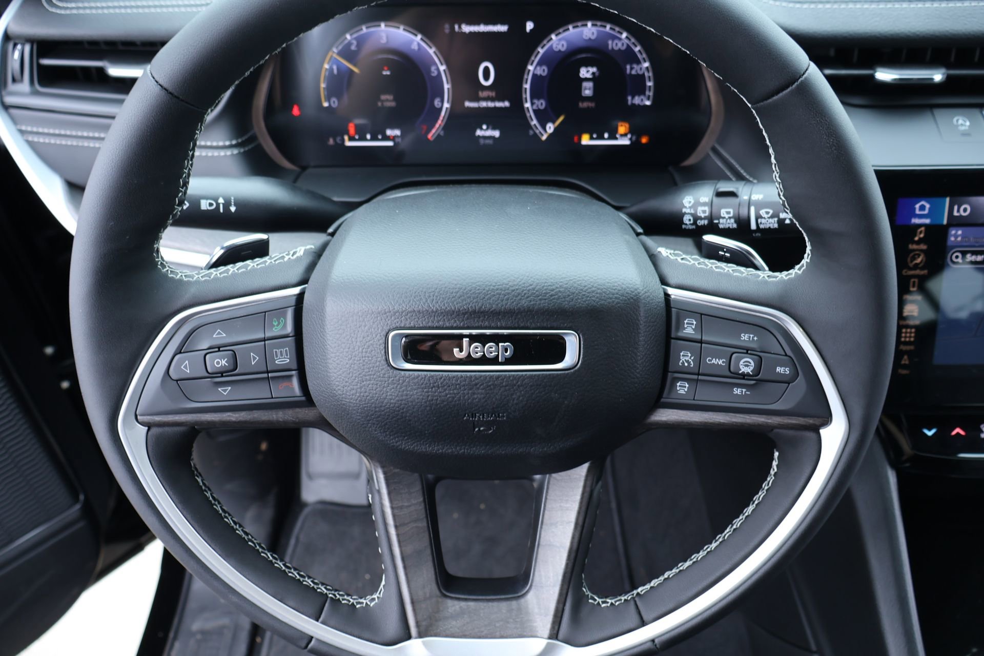New 2026 Jeep Grand Cherokee Limited AWD/4WD image 3