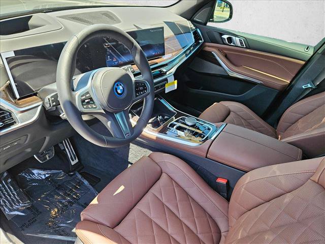 New 2026 BMW X5 xDrive50e w/ M Sport Package AWD/4WD image 3