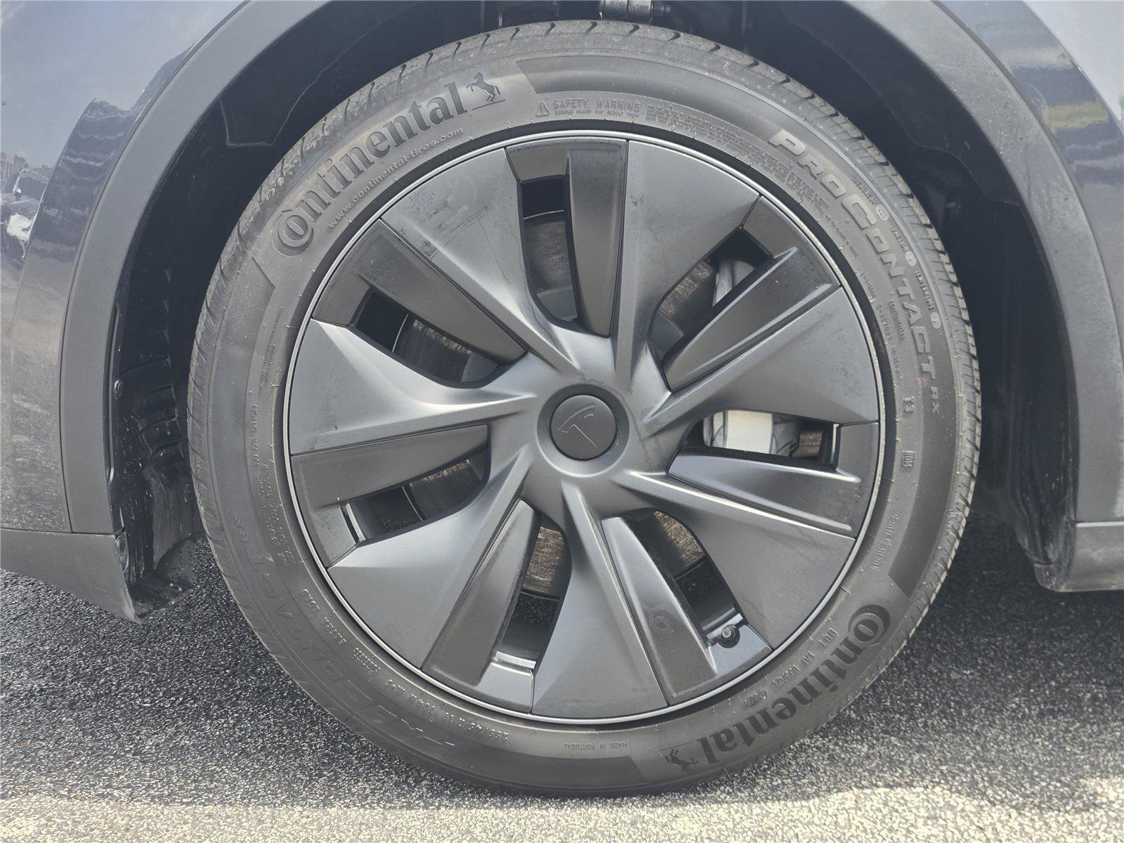 Used 2025 Tesla Model Y Long Range AWD/4WD image 11