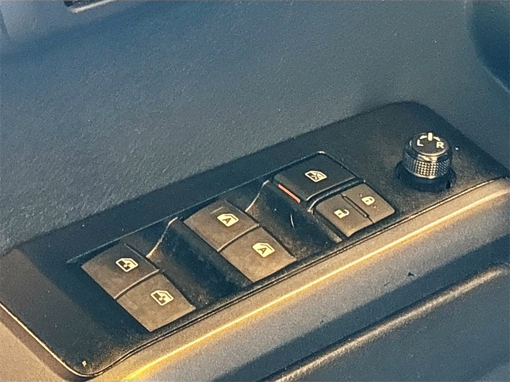 Used 2023 Toyota Tacoma TRD Off-Road image 17