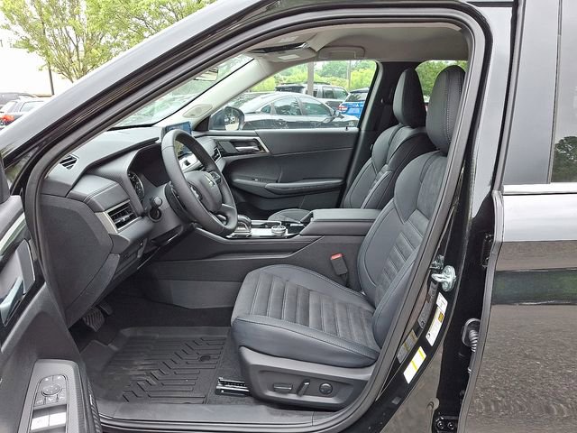 New 2025 Mitsubishi Outlander SE image 8