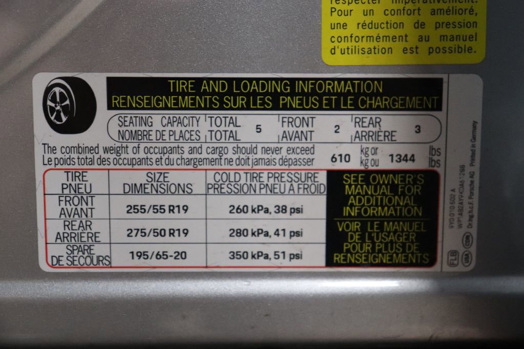 Used 2019 Porsche Cayenne S w/ Premium Plus Package image 31