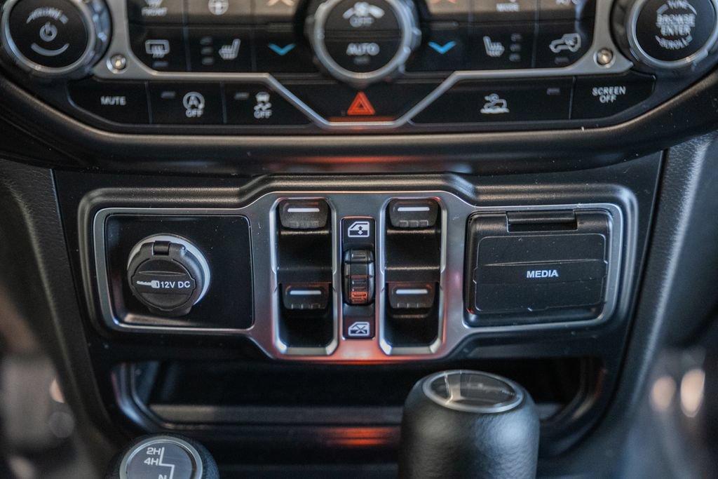 Certified 2022 Jeep Gladiator Sport AWD/4WD image 23