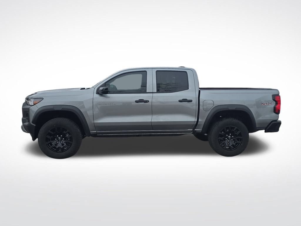 Used 2024 Chevrolet Colorado Trail Boss w/ Technology Package image 2