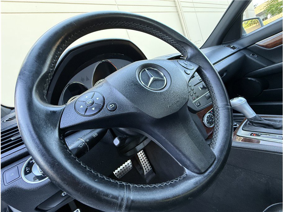 Used 2011 Mercedes-Benz C 300 Sedan image 41