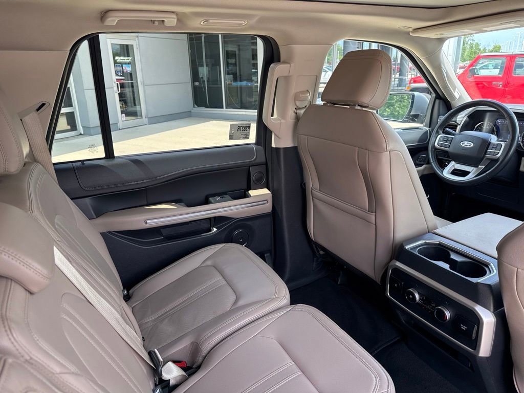 Used 2024 Ford Expedition Max Limited AWD/4WD image 35