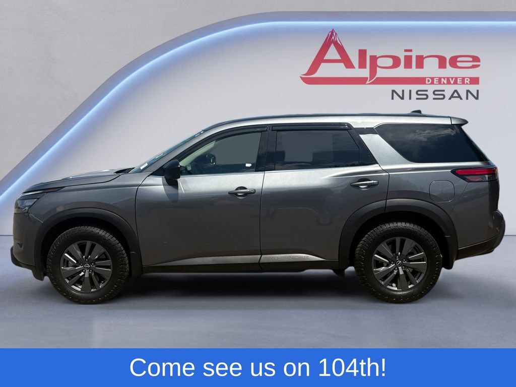 Used 2025 Nissan Pathfinder S FWD image 2