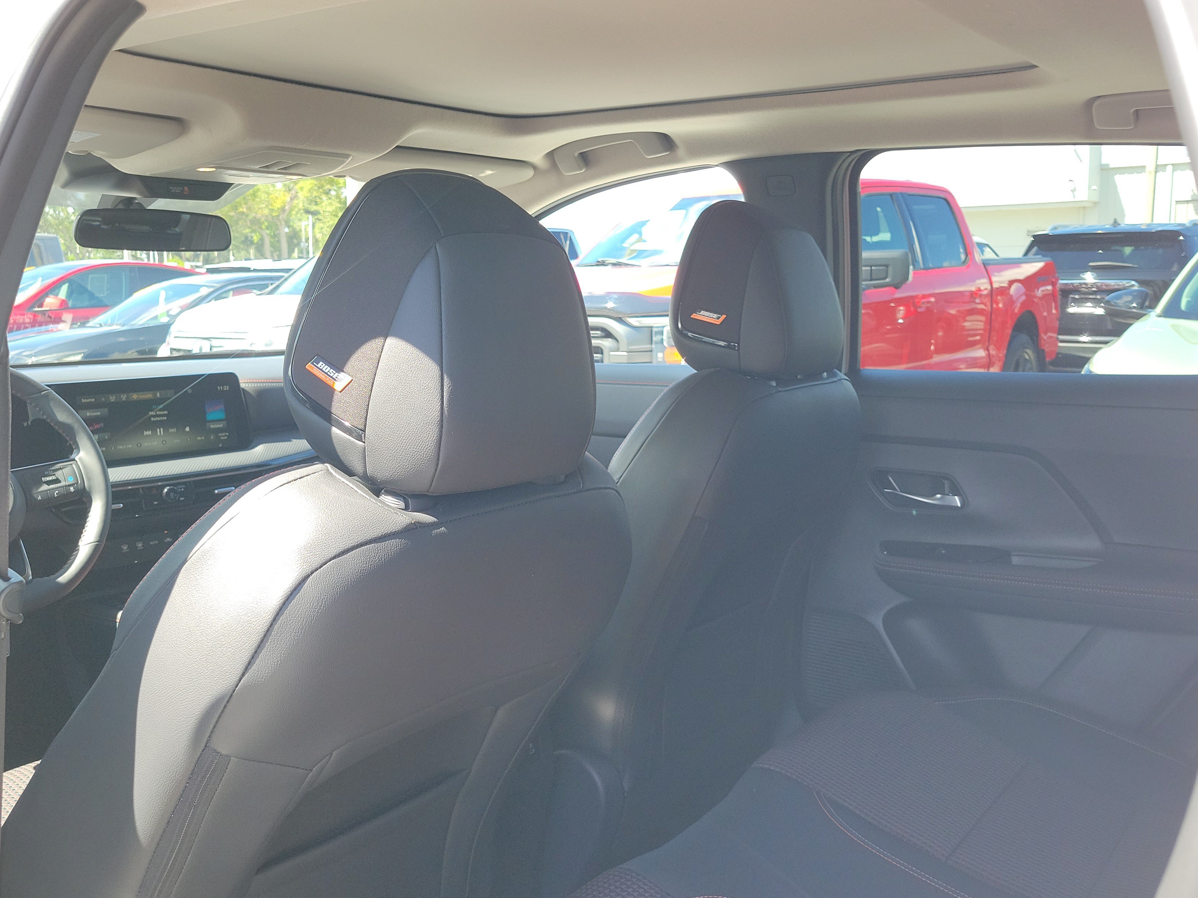 Used 2025 Nissan Kicks SR w/ SR Premium Package AWD/4WD image 12