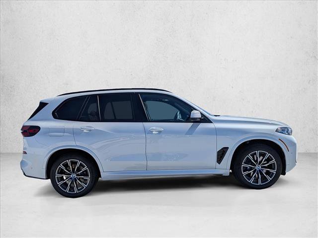 Used 2026 BMW X5 xDrive40i w/ M Sport Package AWD/4WD image 4
