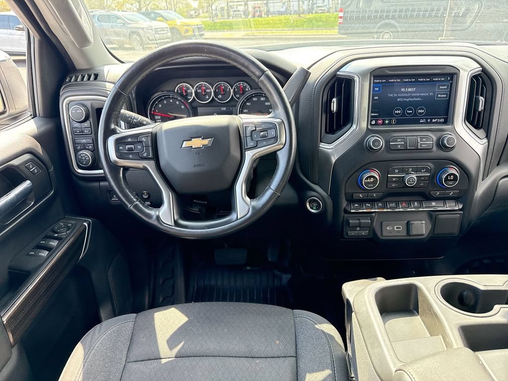 Used 2020 Chevrolet Silverado 1500 LT w/ Convenience Package AWD/4WD image 14