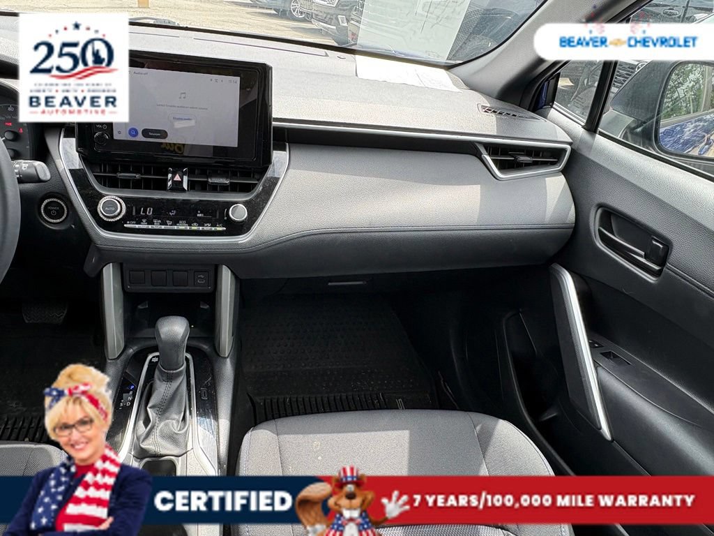 Used 2024 Toyota Corolla Cross AWD Hybrid w/ Moonroof Package image 17
