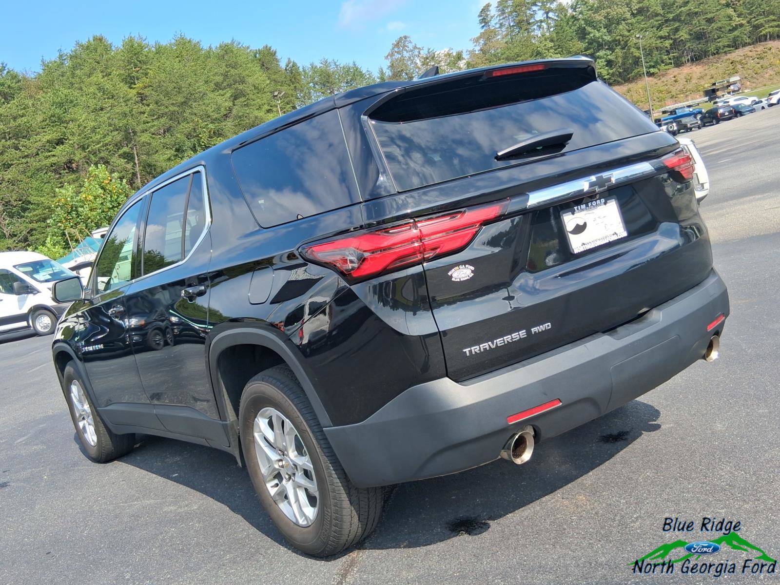 Used 2023 Chevrolet Traverse LS w/ Safety Package image 29