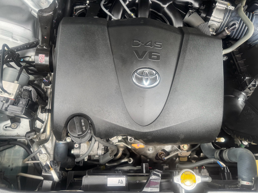 Used 2017 Toyota Highlander SE FWD image 30