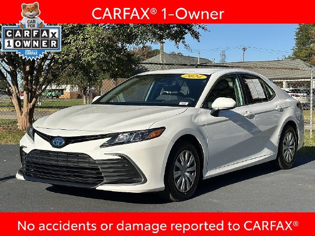 Used 2024 Toyota Camry LE FWD image 3
