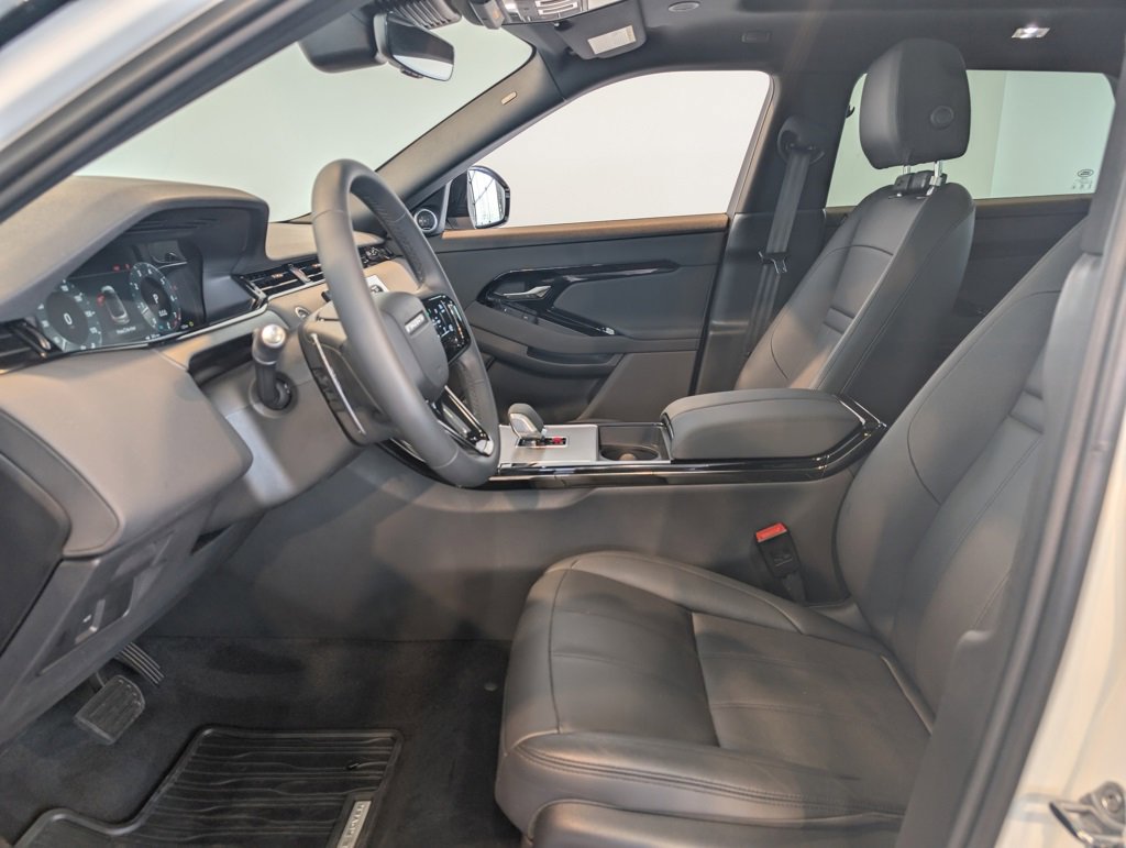 Used 2025 Land Rover Range Rover Evoque S image 13