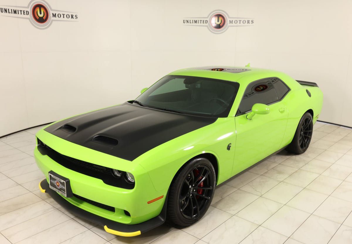 Used 2023 Dodge Challenger SRT Hellcat w/ Driver Convenience Group RWD image 33