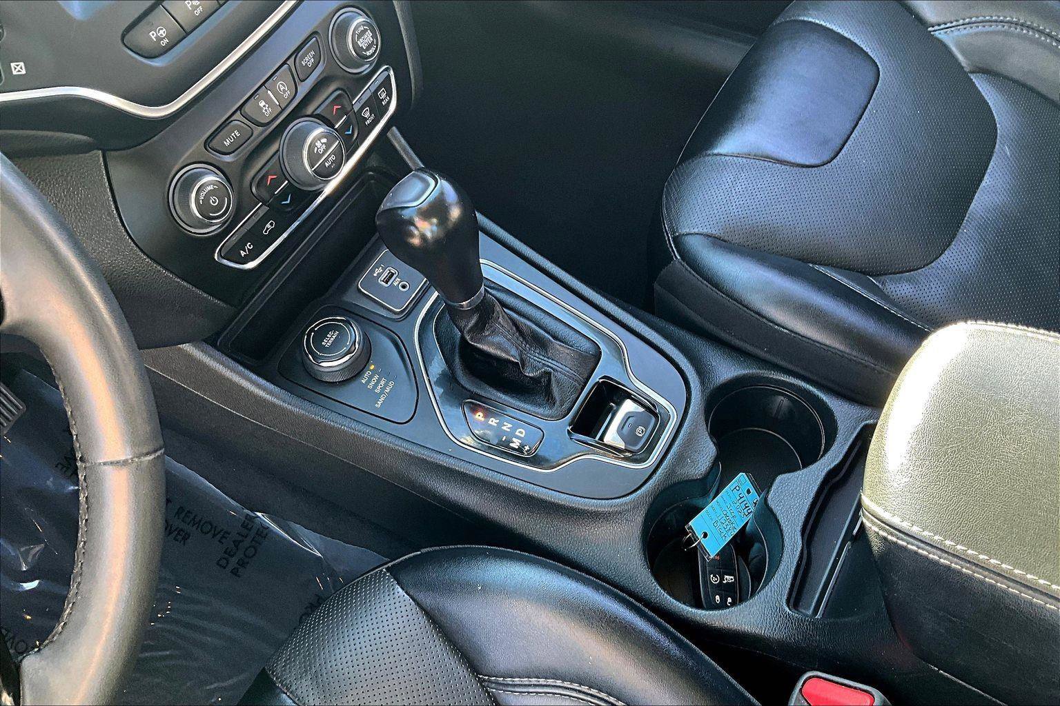 Used 2023 Jeep Cherokee Altitude Lux image 15