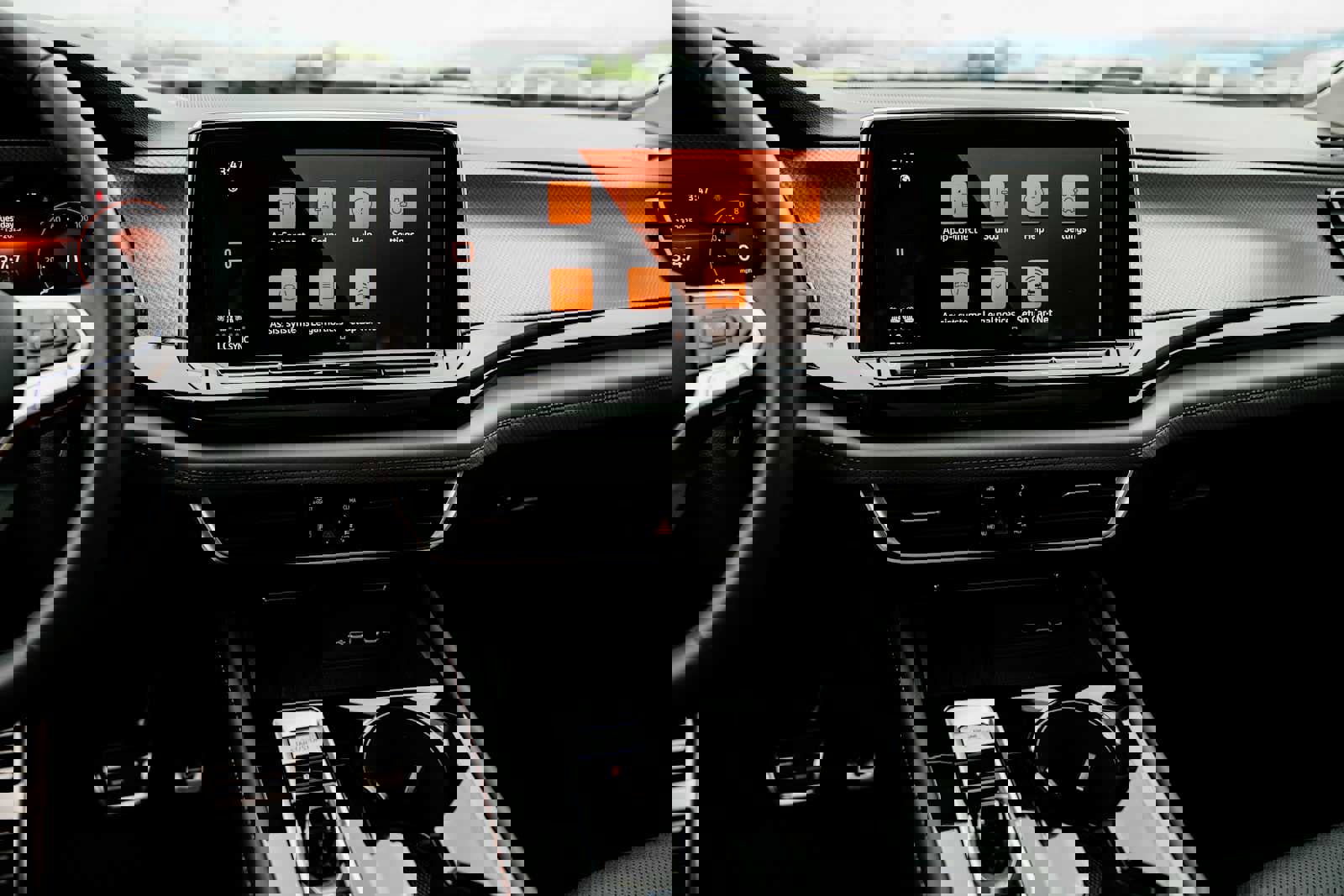 New 2025 Volkswagen Atlas Peak Edition SE image 29