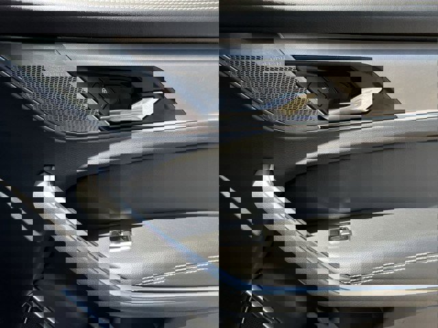 Certified 2025 Jaguar F-PACE R-Dynamic S image 22