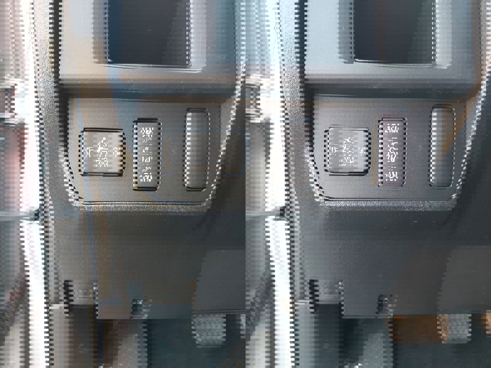 Used 2016 Toyota Tacoma TRD Off-Road w/ Premium & Technology Package image 26