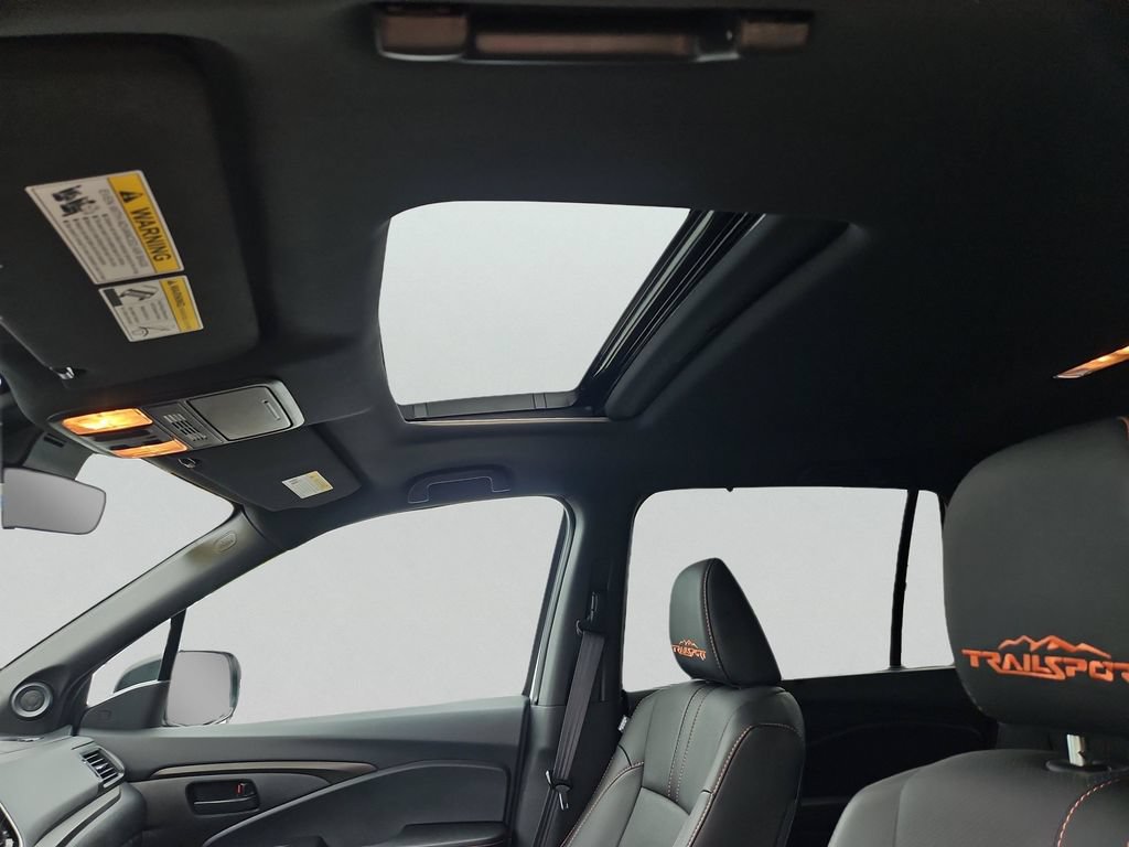 Certified 2025 Honda Passport TrailSport image 15