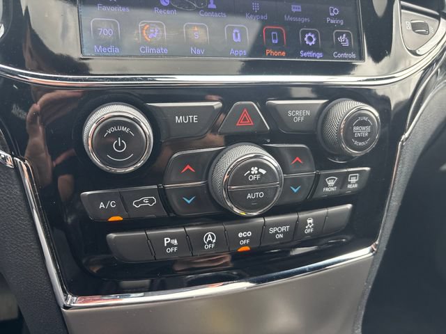 Used 2020 Jeep Grand Cherokee Trailhawk AWD/4WD image 16
