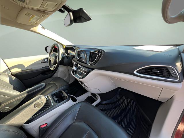 Used 2020 Chrysler Pacifica Touring-L Plus w/ Advanced Safetytec Group image 37