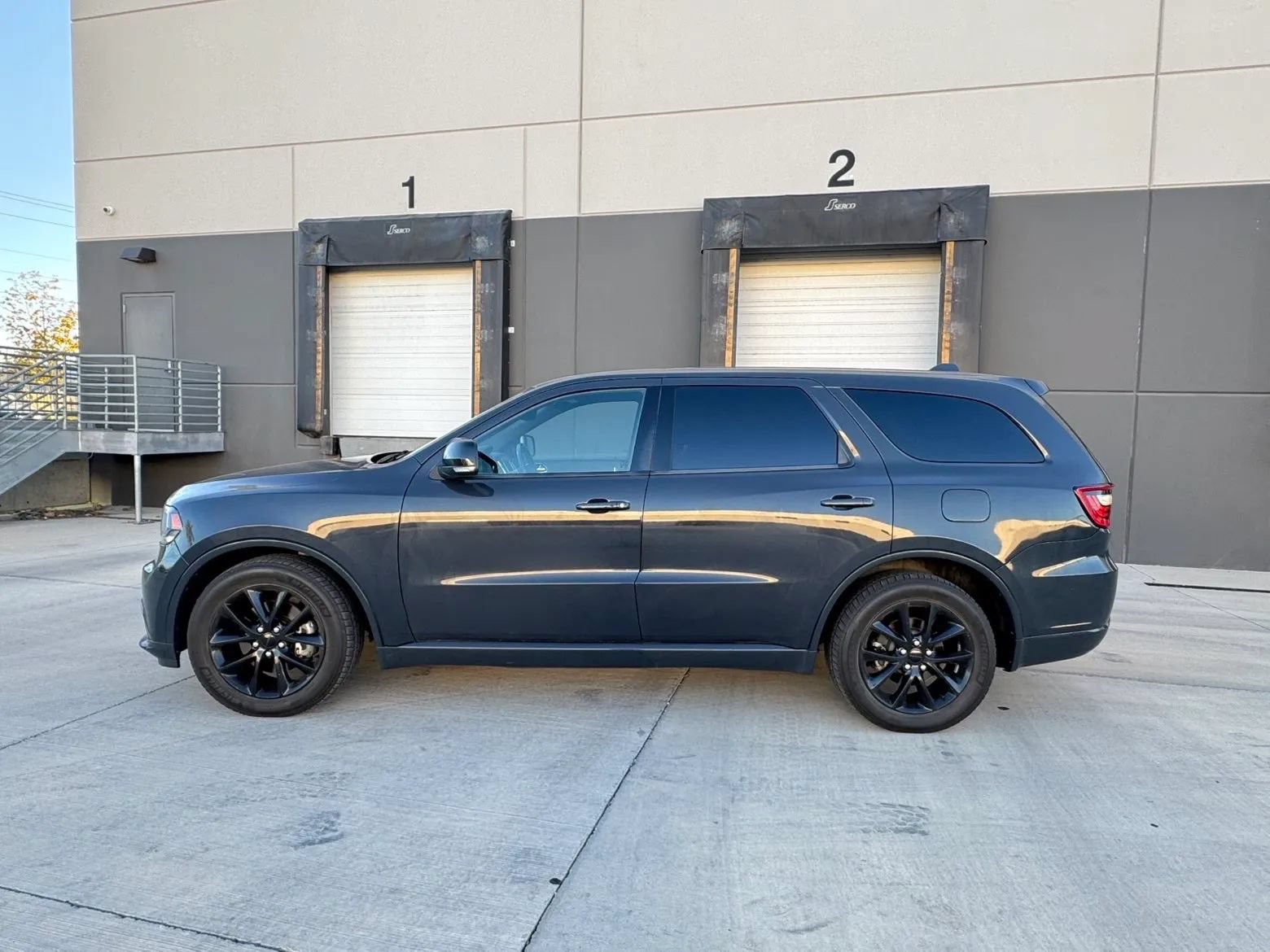 Used 2017 Dodge Durango R/T w/ Trailer Tow Group IV AWD/4WD image 2