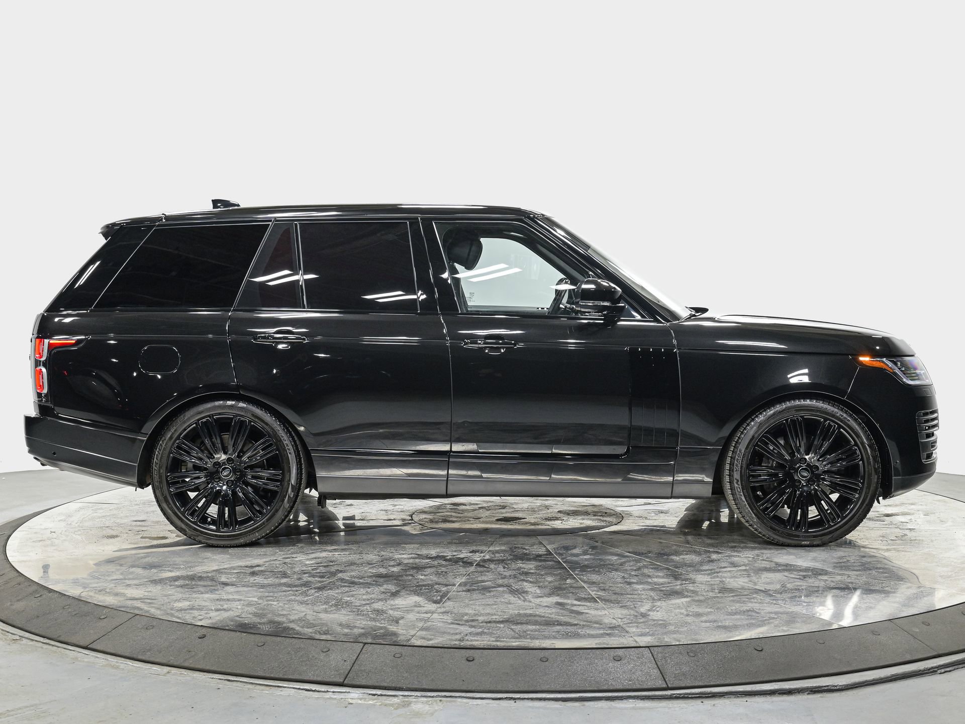 Used 2022 Land Rover Range Rover P525 Westminster Edition image 9