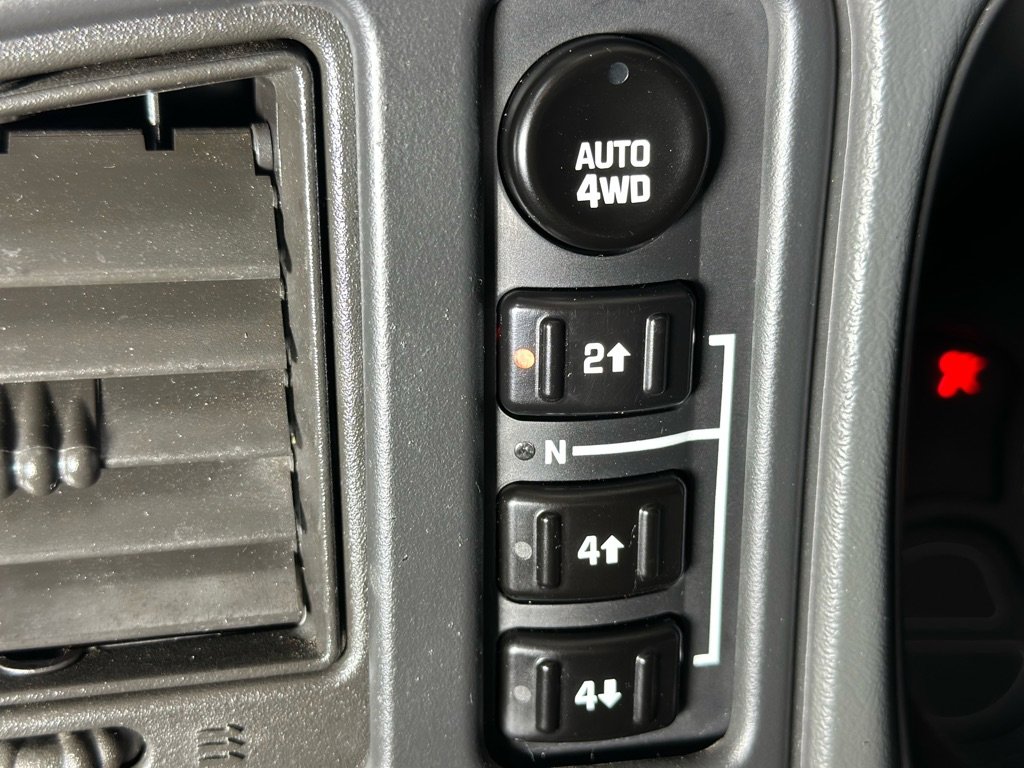 Used 2006 Chevrolet Avalanche Z71 w/ Sun And Sound Package image 18