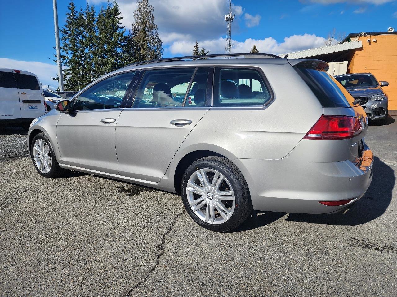 Used 2015 Volkswagen Golf TDI SE image 8