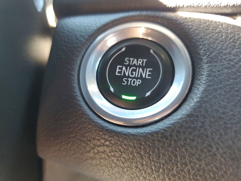 Used 2024 Cadillac XT4 Premium Luxury image 27