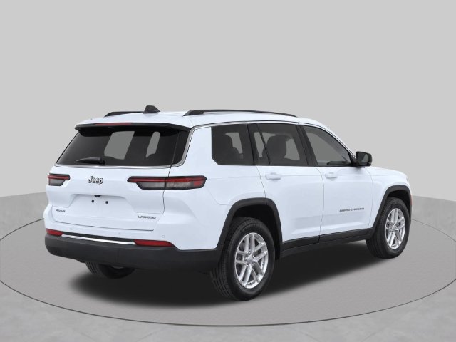 Used 2023 Jeep Grand Cherokee L Laredo AWD/4WD image 3