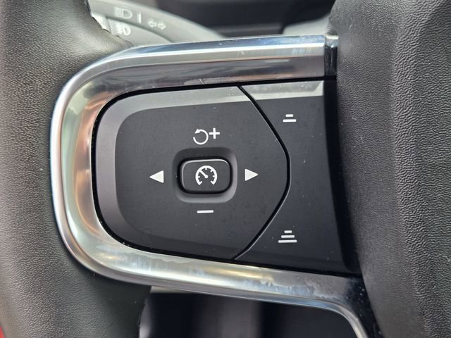 Used 2023 Volvo XC40 B5 Plus w/ Protection Package Premier image 28