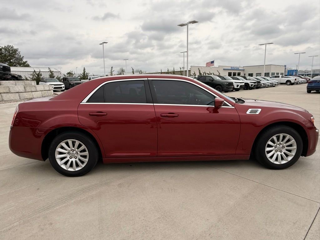 Used 2014 Chrysler 300 image 6