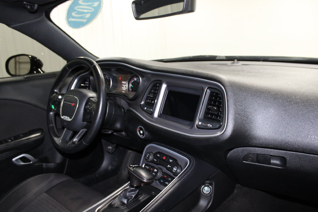 Used 2021 Dodge Challenger SXT RWD image 29