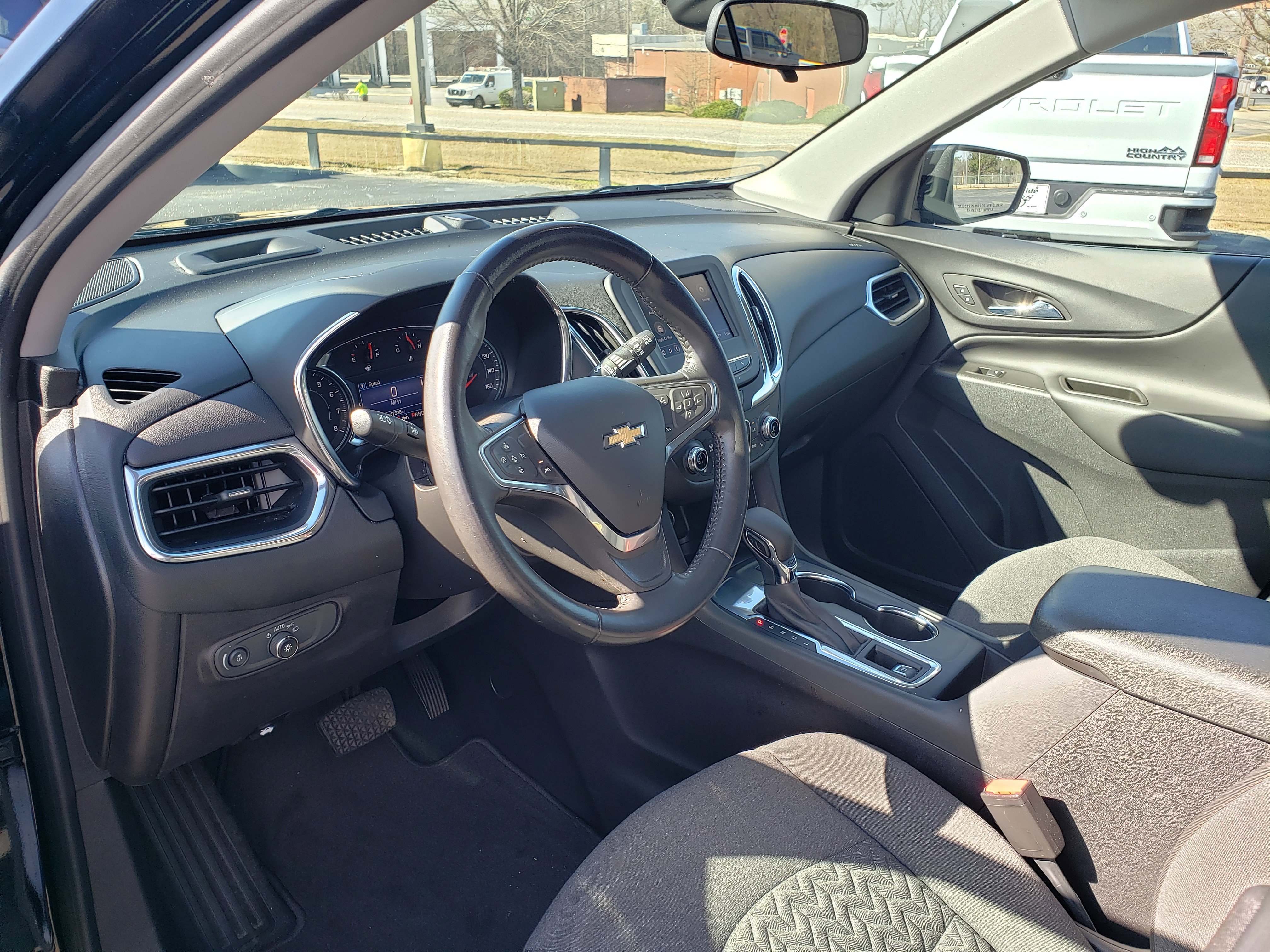 Used 2022 Chevrolet Equinox LT w/ Driver Convenience Package image 31