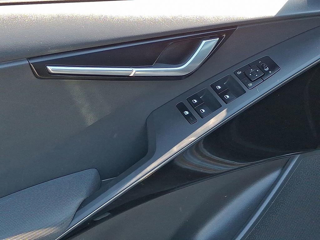 Certified 2023 Kia Niro EX FWD image 13