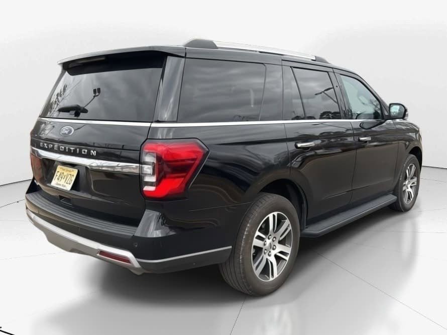 Used 2024 Ford Expedition Limited image 5