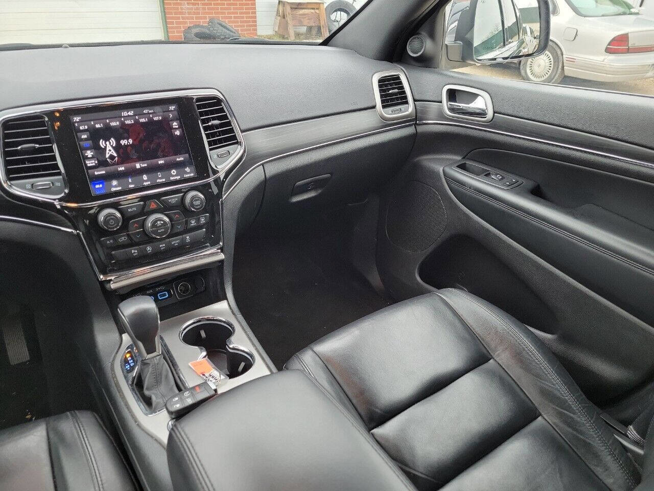 Used 2022 Jeep Grand Cherokee Limited image 11