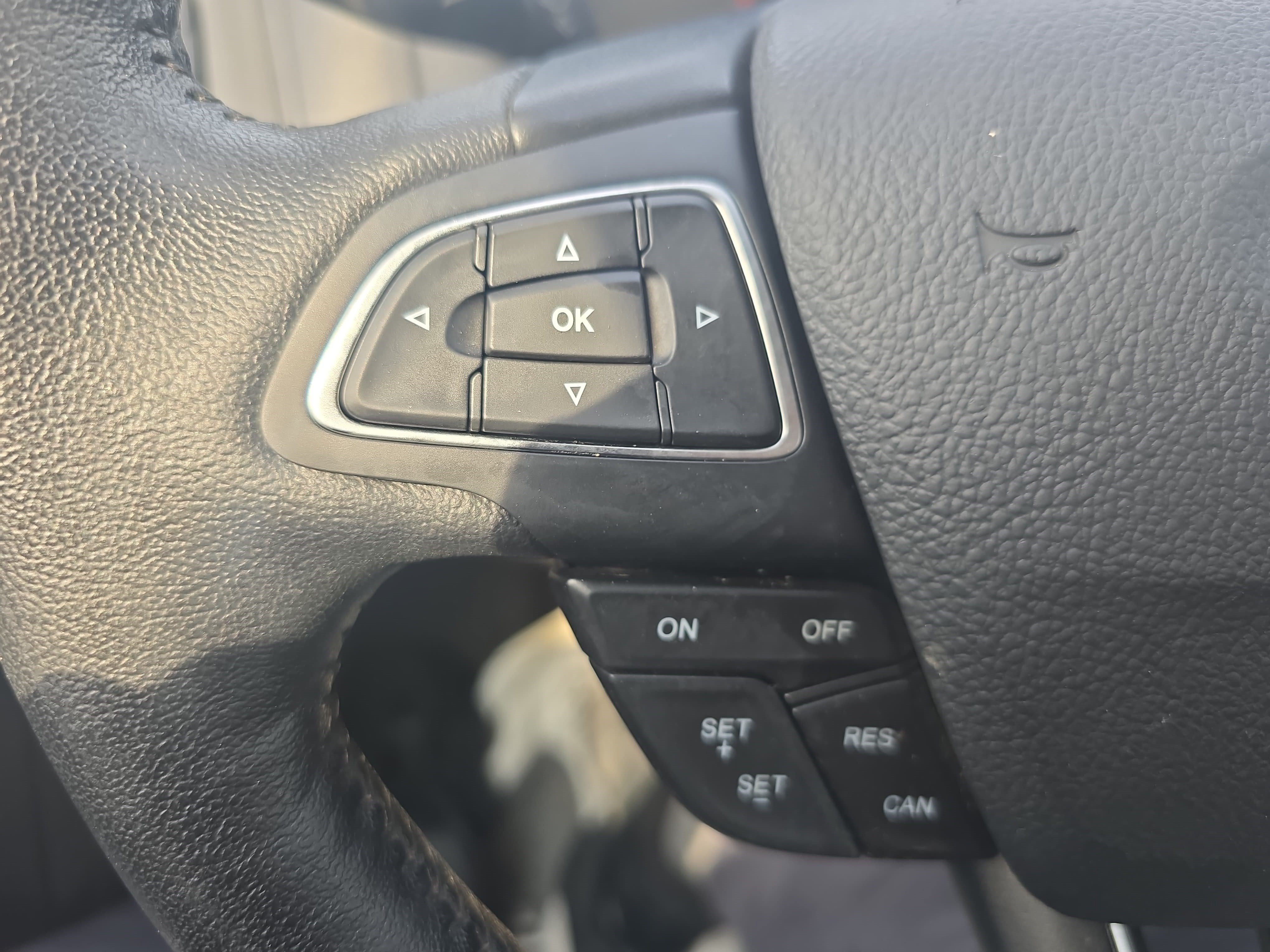Used 2016 Ford Focus SE w/ Equipment Group 201A FWD image 16